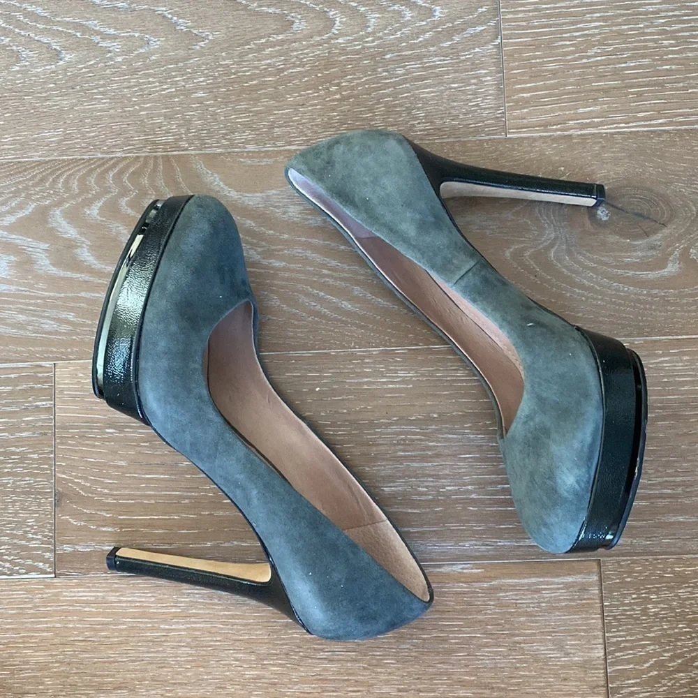 Vince Camuto Round Toe Suede Pump | 9M